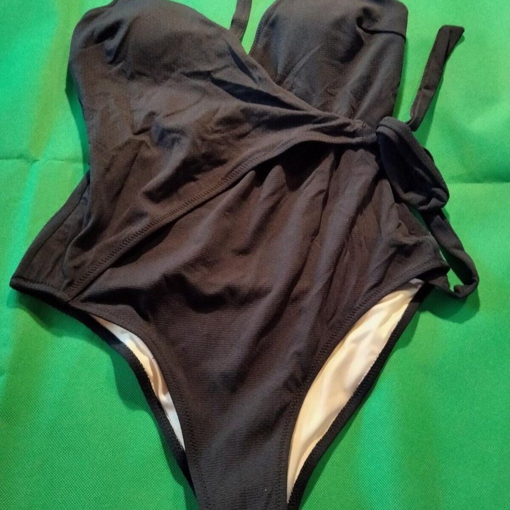 🐰Cupshe Women's One Piece Swimsuit V Neck Wrap Tie Sid Bathin
